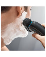 Series 9 Wet/Dry Electric Shaver Black plus Clean&Charge Station & Travel Case